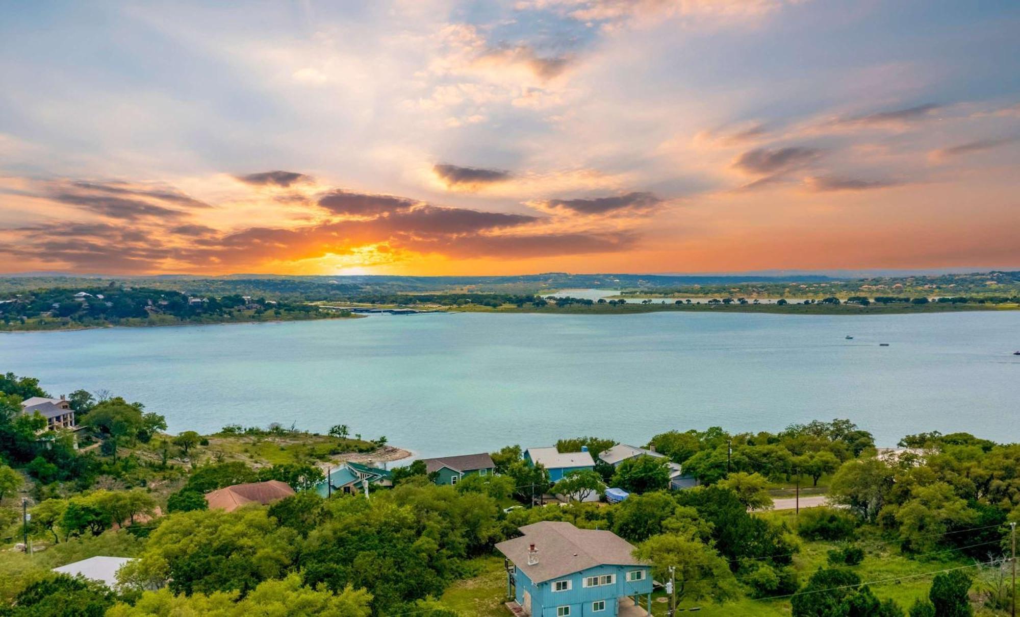 Sunset Ridge 2King Beds Lake Hot Tub Pool Canyon Lake Exterior photo